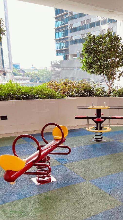 La Palazzo - Across Uptown Mall & Grand Hyatt Bgc Taguig Exterior photo